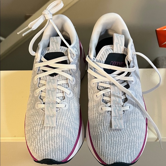 Nike Women's Athletic Shoes in White and Purple - Picture 9 of 9